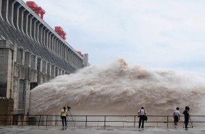 Спуск воды ГЭС Цзиньпин-1